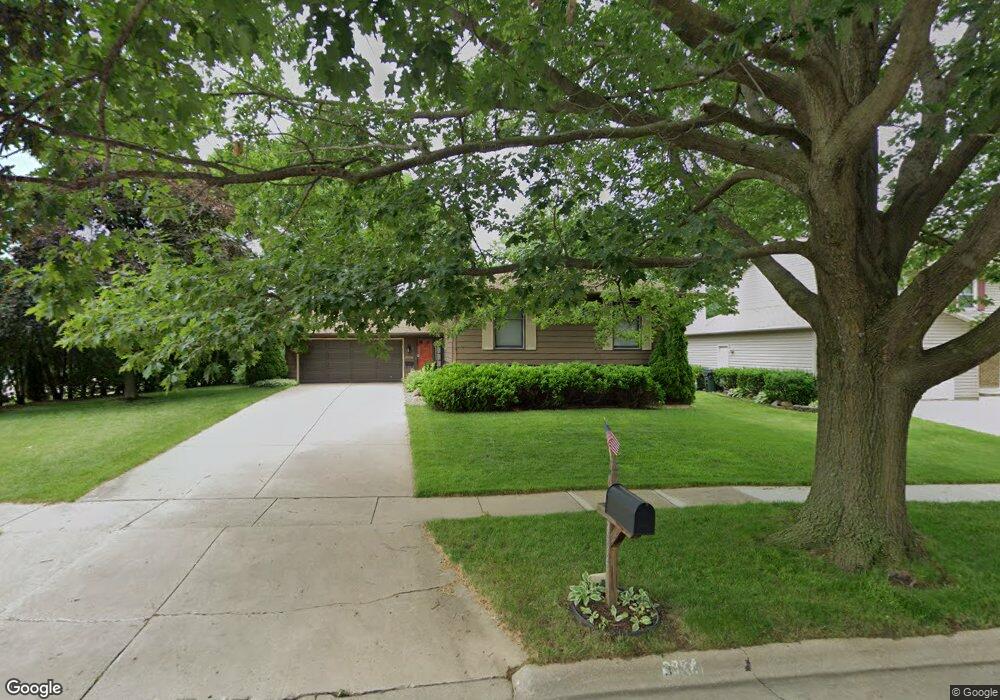 3934 Roxbury Dr NW, Cedar Rapids, IA 52405 - photo 1