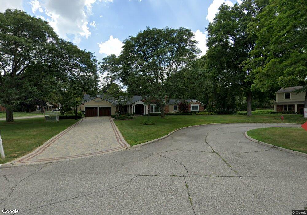 22050 Allen a Dale Ct, Franklin, MI 48025 - photo 1