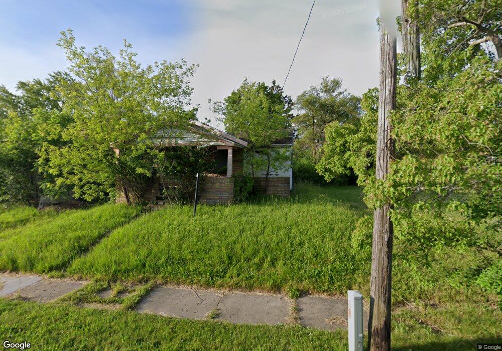 814 E Ruth Ave, Flint, MI 48505 - photo 1
