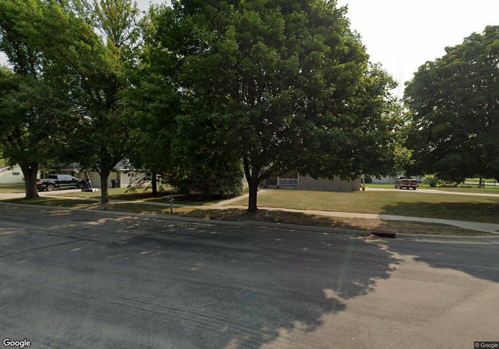 1911 10th St SW, Austin, MN 55912 - photo 1