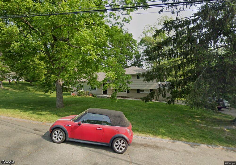 15 Geraldine Cir, Trumbull, CT 06611 - photo 1