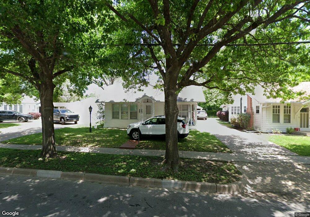 610 N Preston St, Ennis, TX 75119 - photo 1