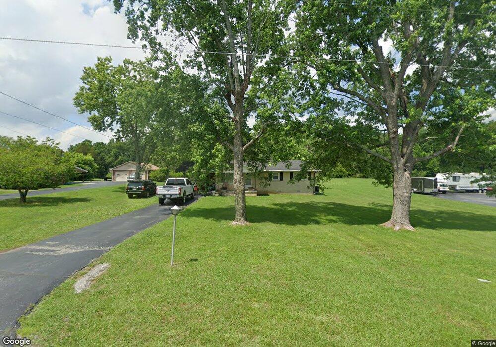 135 Eaton Ave, Manchester, TN 37355 - photo 1