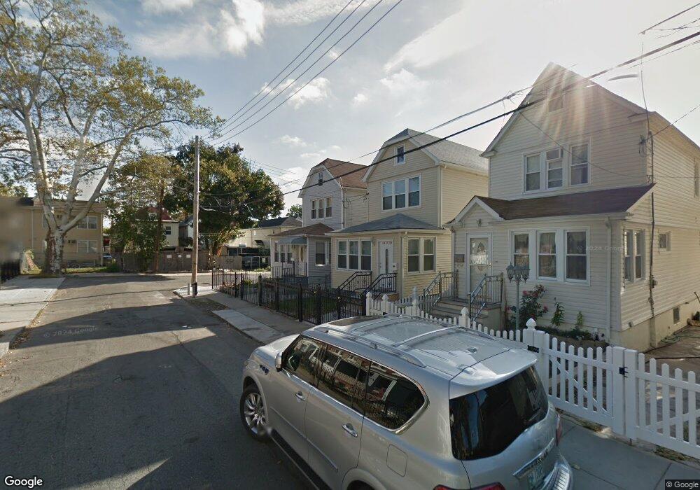 16424 104th Rd, Jamaica, NY 11433 - photo 1