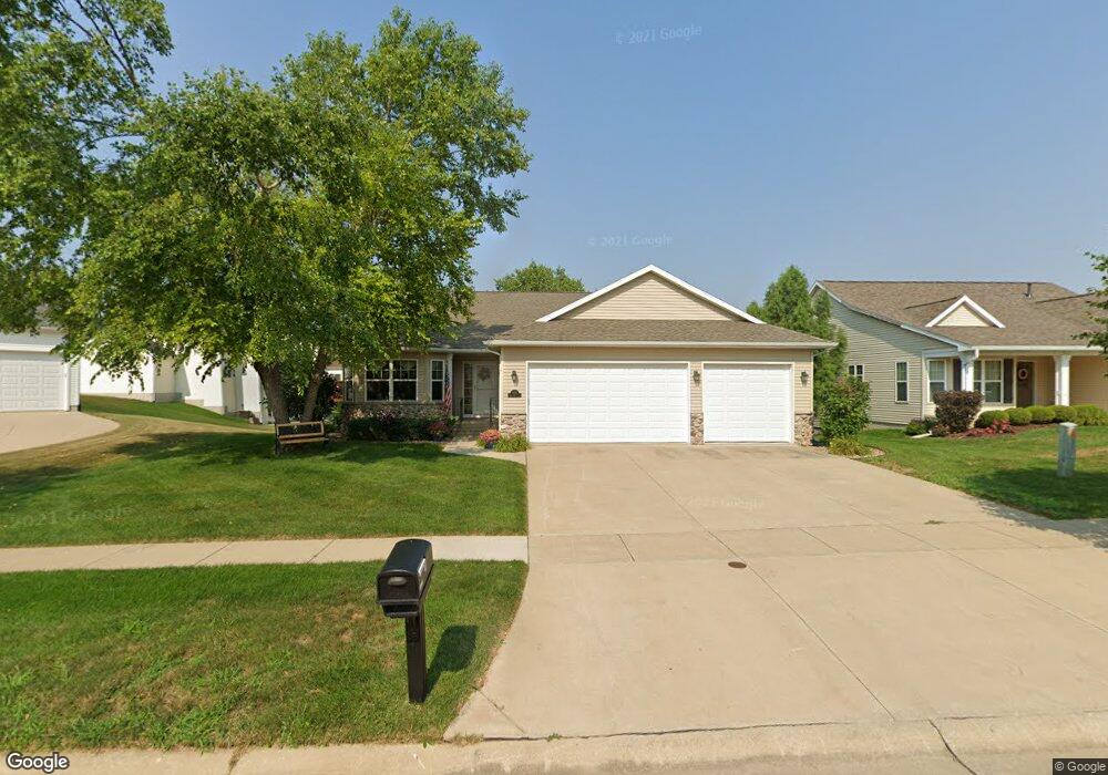 3411 Forest Valley Ct, Cedar Rapids, IA 52411 - photo 1