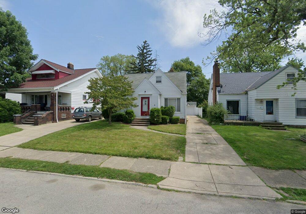 5111 Joseph St, Maple Heights, OH 44137 - photo 1