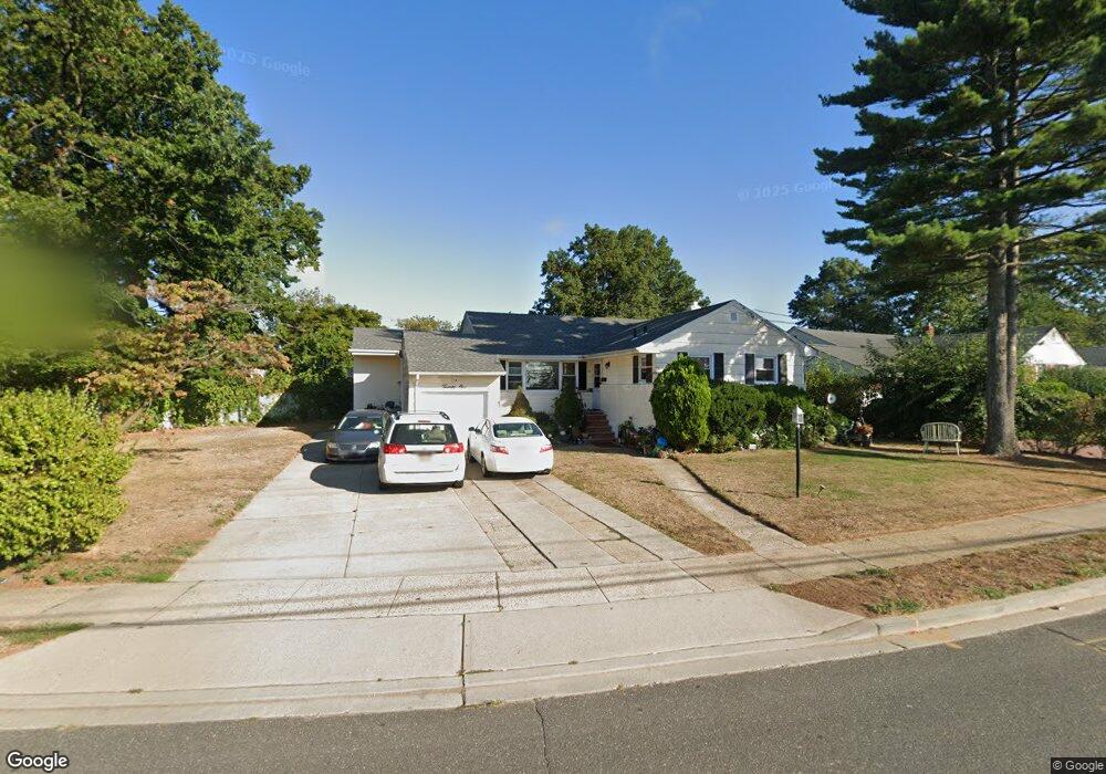 21 Hungry Harbor Rd, Valley Stream, NY 11581 - photo 1