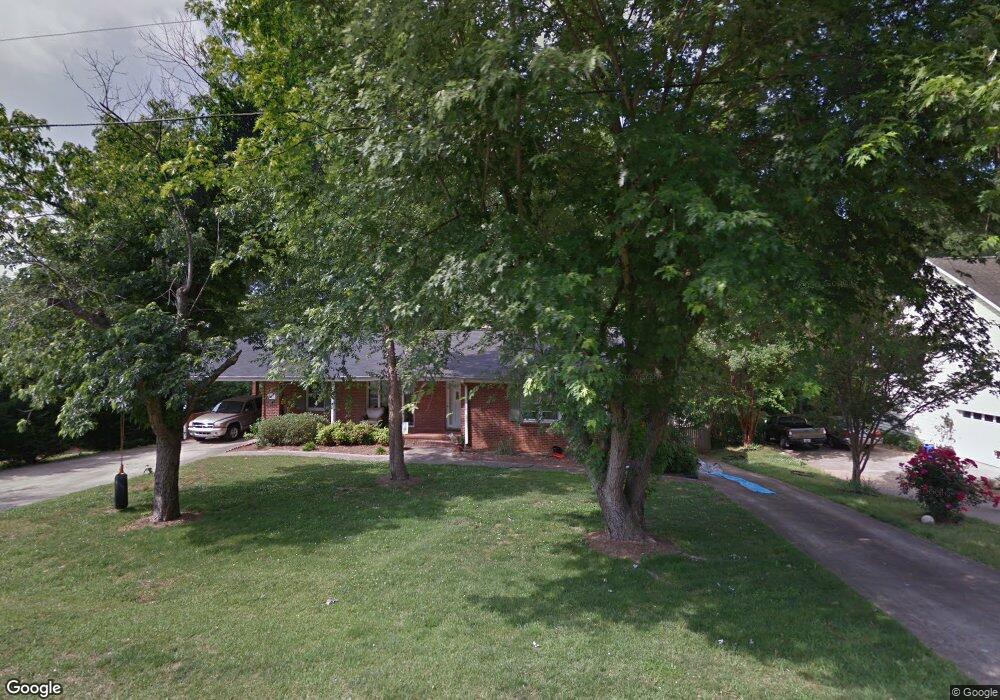 327 Pinehurst Dr, Mauldin, SC 29662 - photo 1