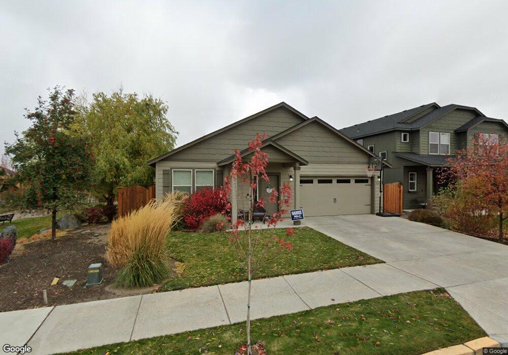 3667 SW Pumice Stone Ave, Redmond, OR 97756 - photo 1