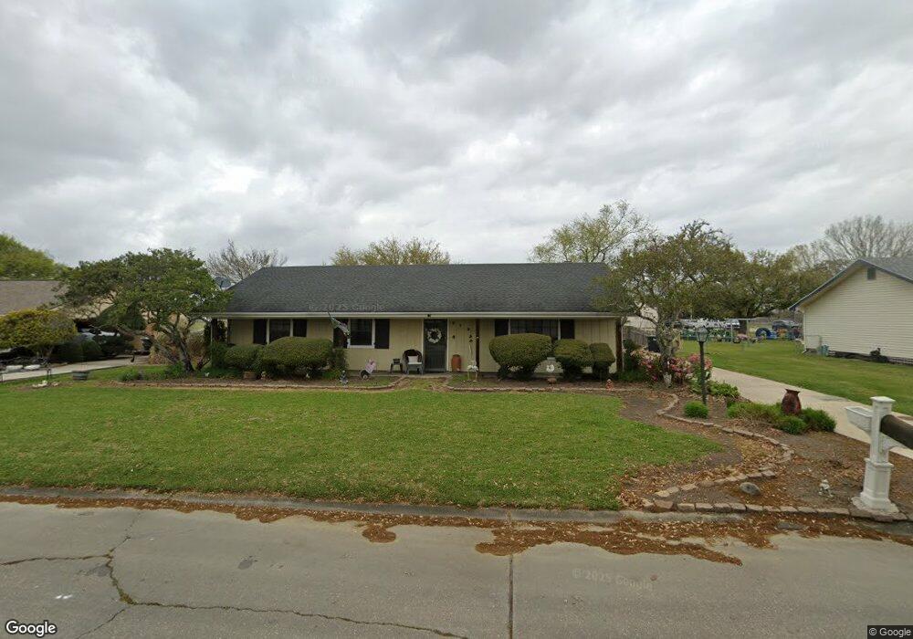 913 Dartez Dr, New Iberia, LA 70563 - photo 1