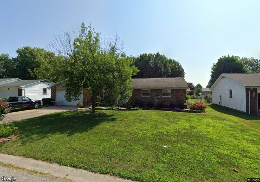 1010 N Koester Dr, Effingham, IL 62401 - photo 1