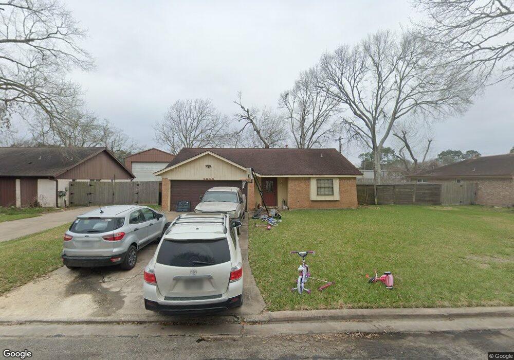 1210 Whitaker St, Alvin, TX 77511 - photo 1