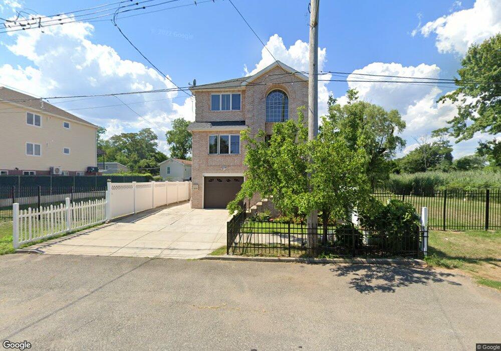 655 Quincy Ave, Staten Island, NY 10305 - photo 1