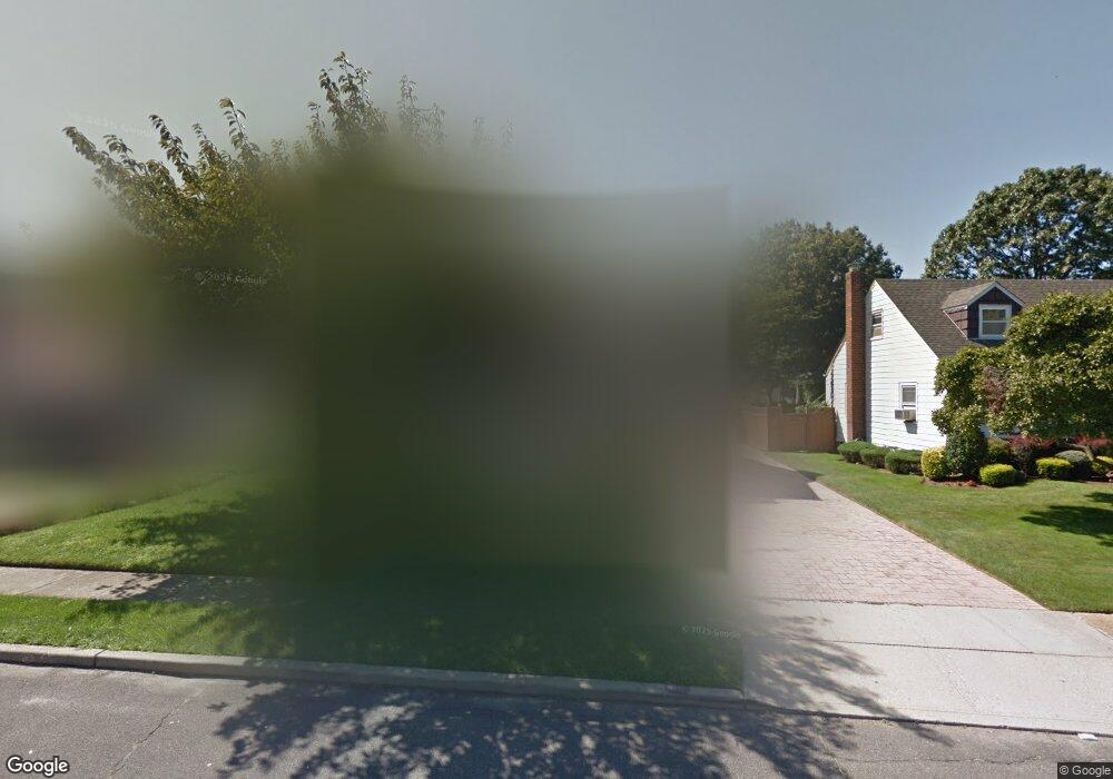 1055 Park Ln E, Franklin Square, NY 11010 - photo 1