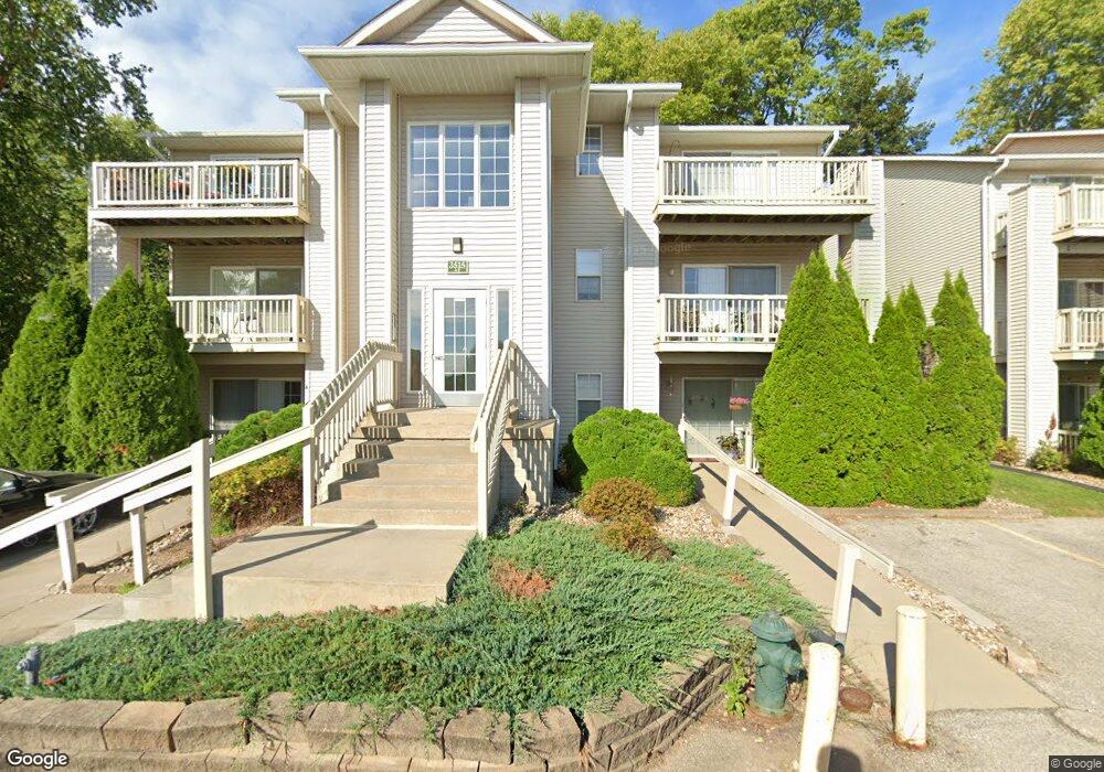 3545 E Ave NW unit 14, Cedar Rapids, IA 52405 - photo 1