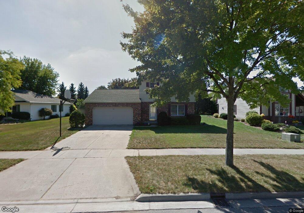 743 Country Ln, Frankenmuth, MI 48734 - photo 1