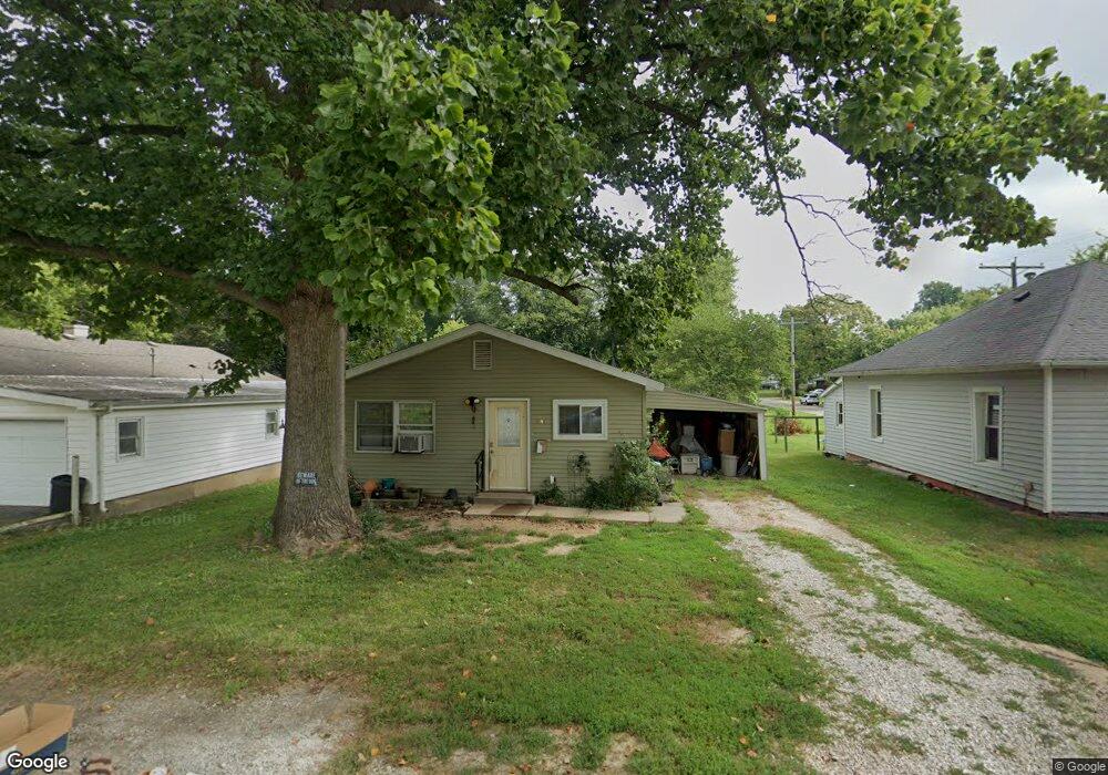 541 E Grant St, Virginia, IL 62691 - photo 1