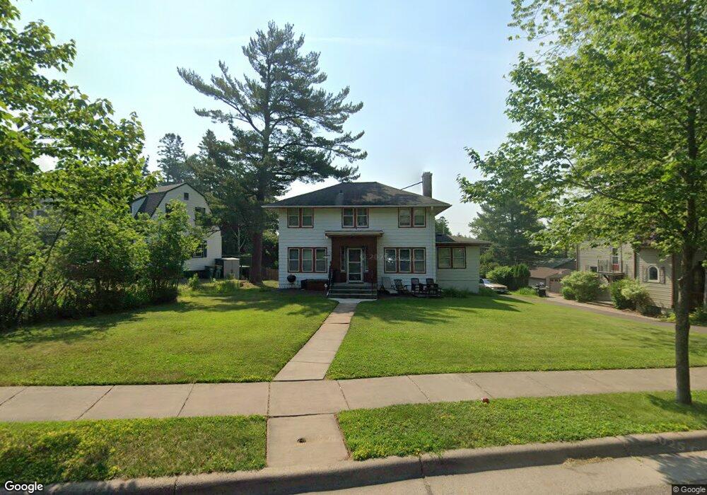 2318 E 8th St, Duluth, MN 55812 - photo 1