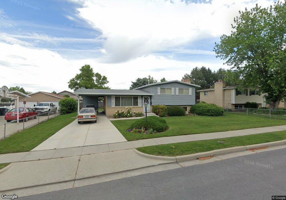 609 E Fairoaks Way, Sandy, UT 84070 - photo 1