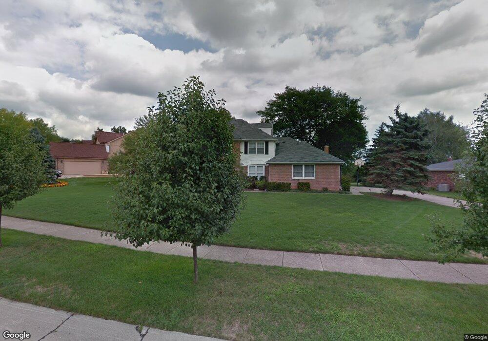 2452 Claymont Dr, Troy, MI 48098 - photo 1