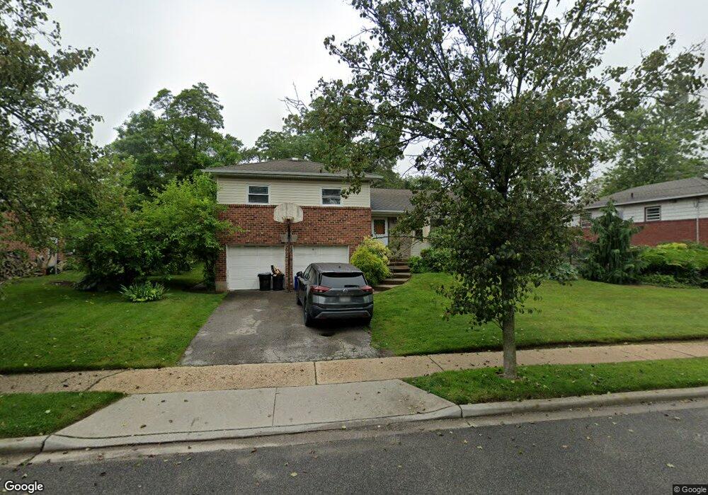 836 Myrna Dr, West Hempstead, NY 11552 - photo 1