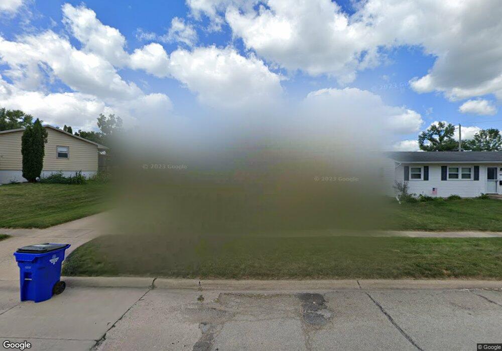 3512 Sheridan Dr SE, Cedar Rapids, IA 52403 - photo 1