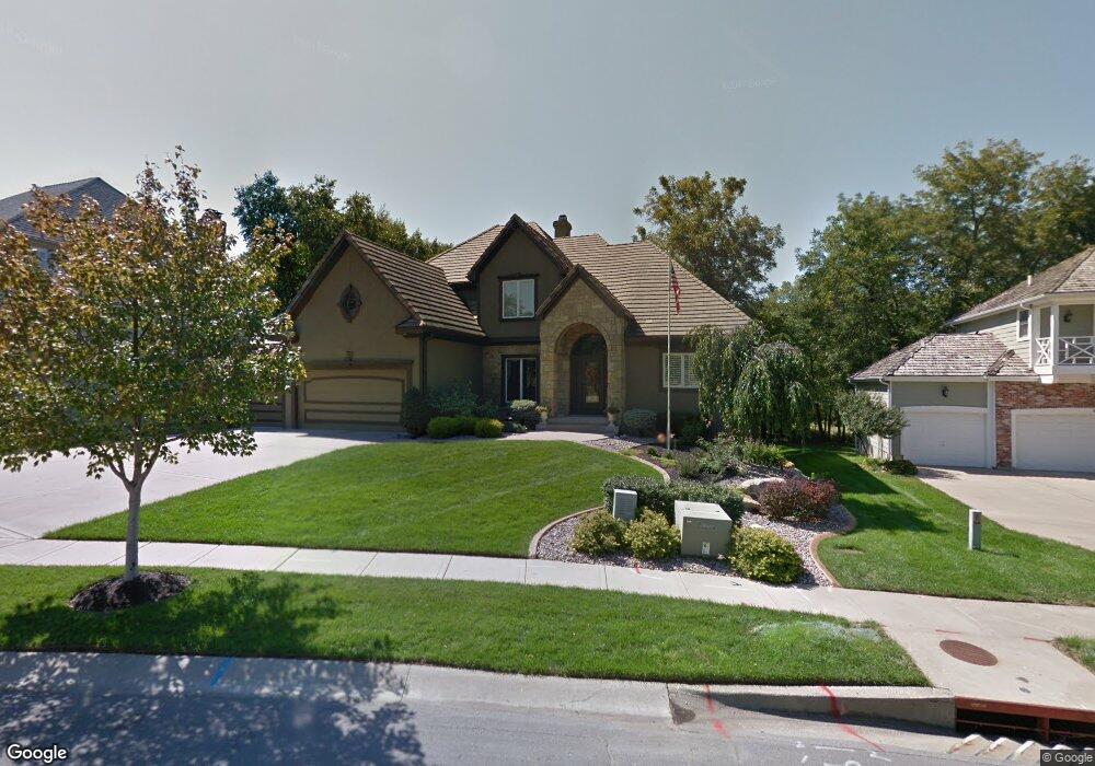 8432 Pflumm Cir, Lenexa, KS 66215 - photo 1