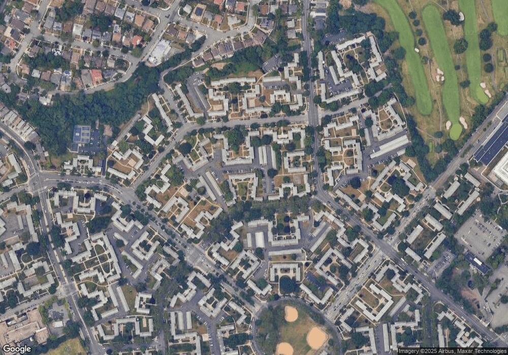 260-47 73rd Ave unit 2, Glen Oaks, NY 11004 - photo 1