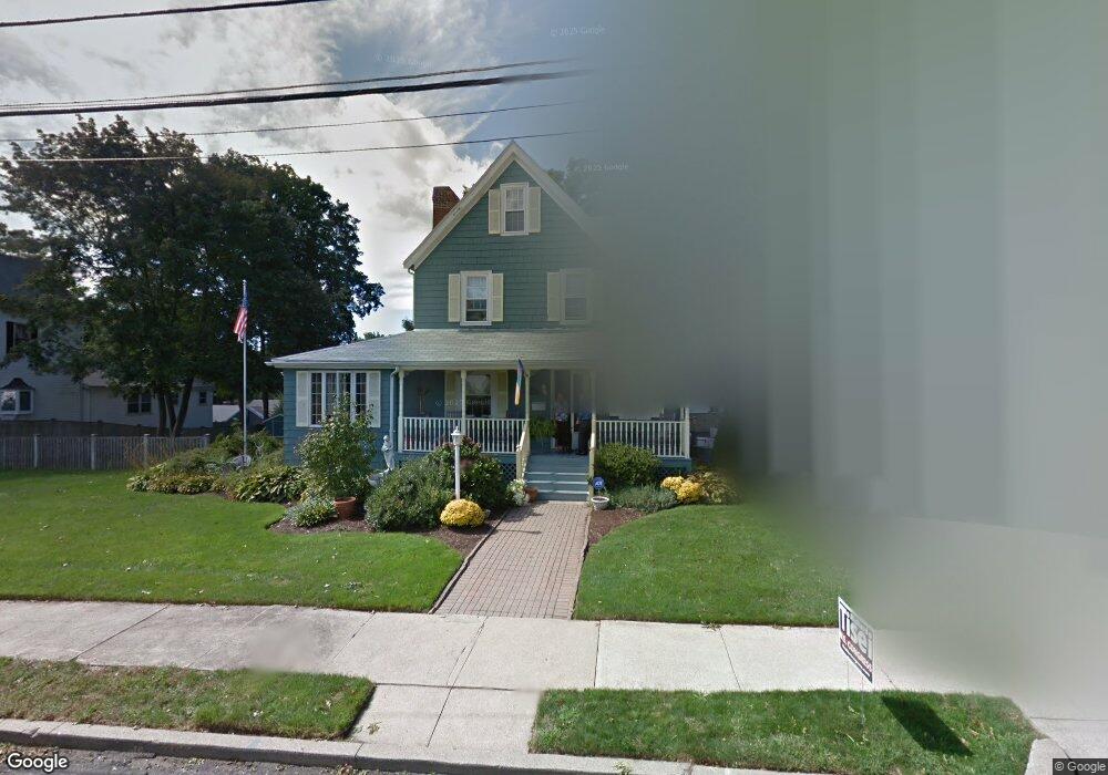 7 Crystal St, Wakefield, MA 01880 - photo 1