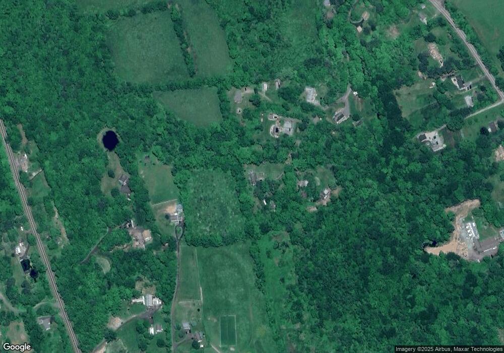 58 E Morris Ln, Morris, CT 06763 - photo 1