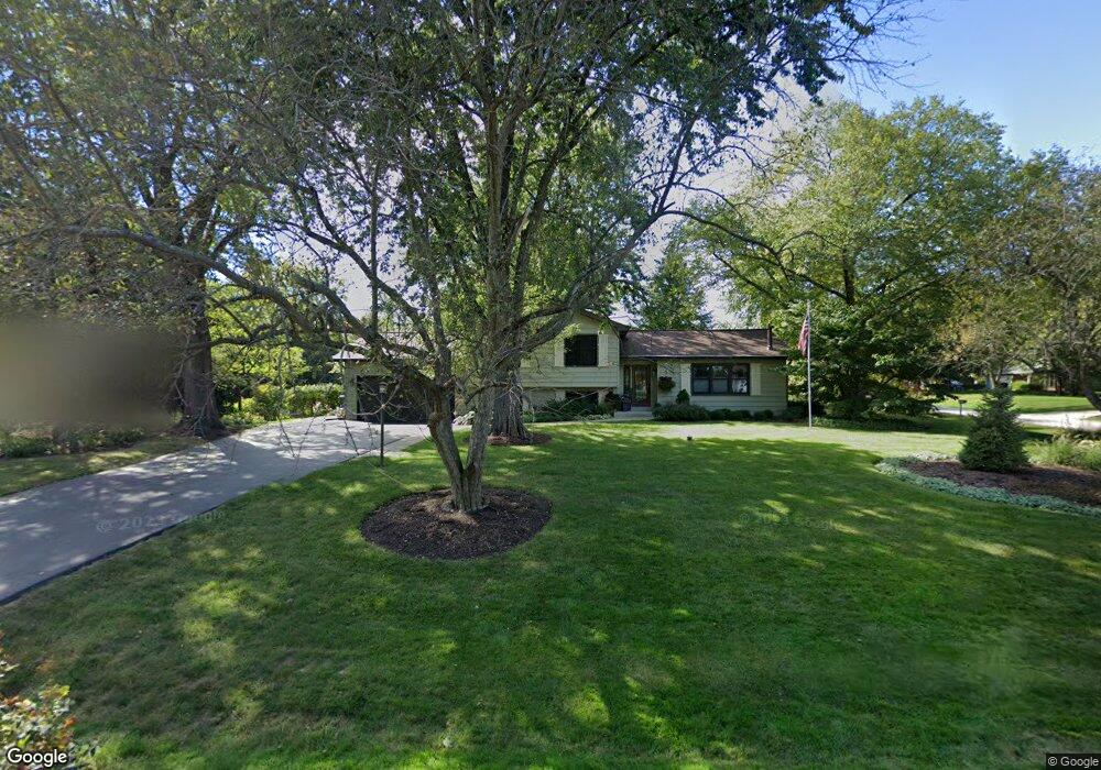 10S102 Alan Rd, Naperville, IL 60564 - photo 1