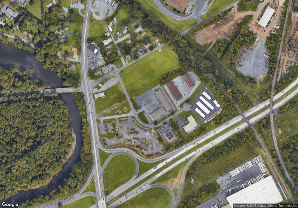 48 Wingco Ln, Reading, PA 19605 - photo 1