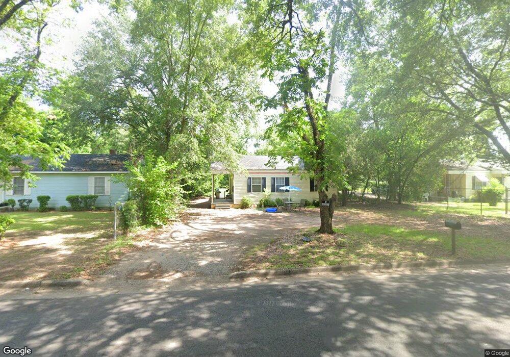 1605 W Whitney Ave, Albany, GA 31707 - photo 1
