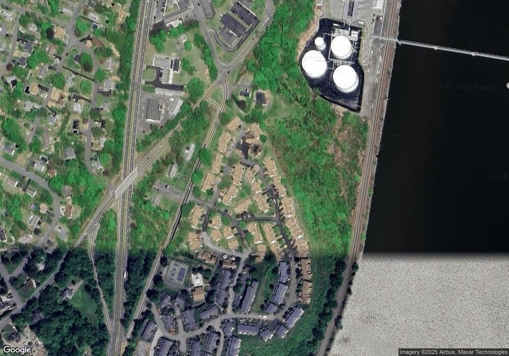 704 Hewitt Ln unit 704, New Windsor, NY 12553 - photo 1