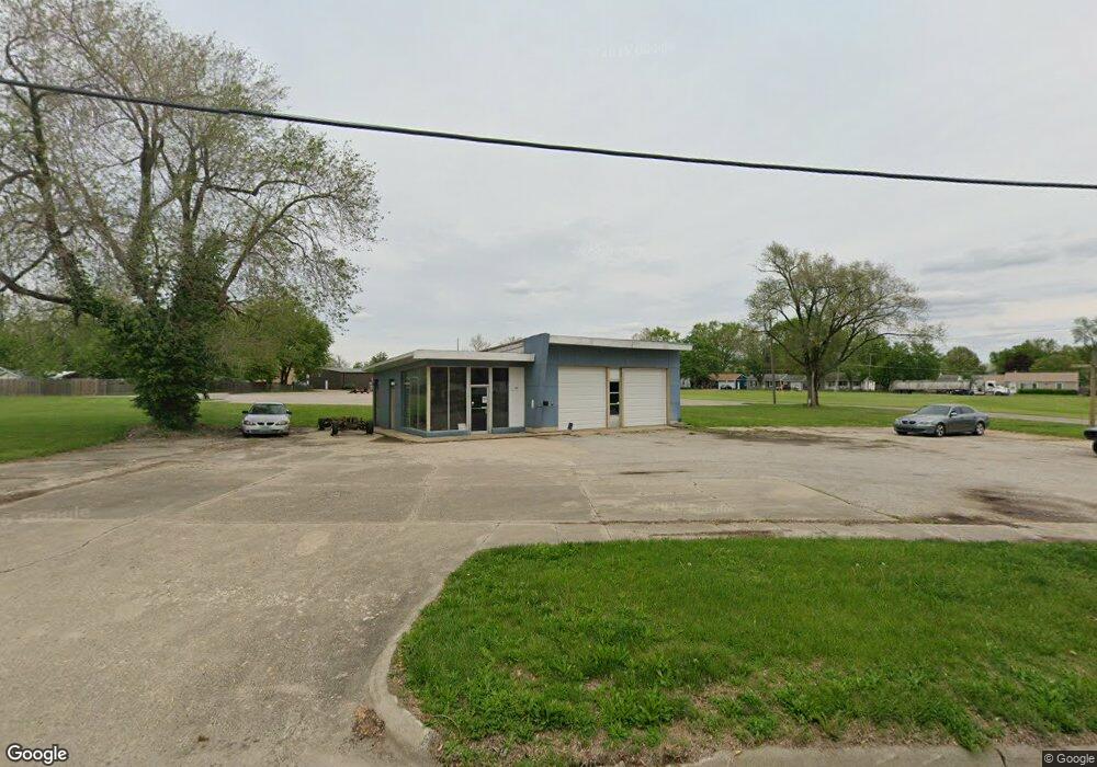 1704 Broadway St, Lincoln, IL 62656 - photo 1