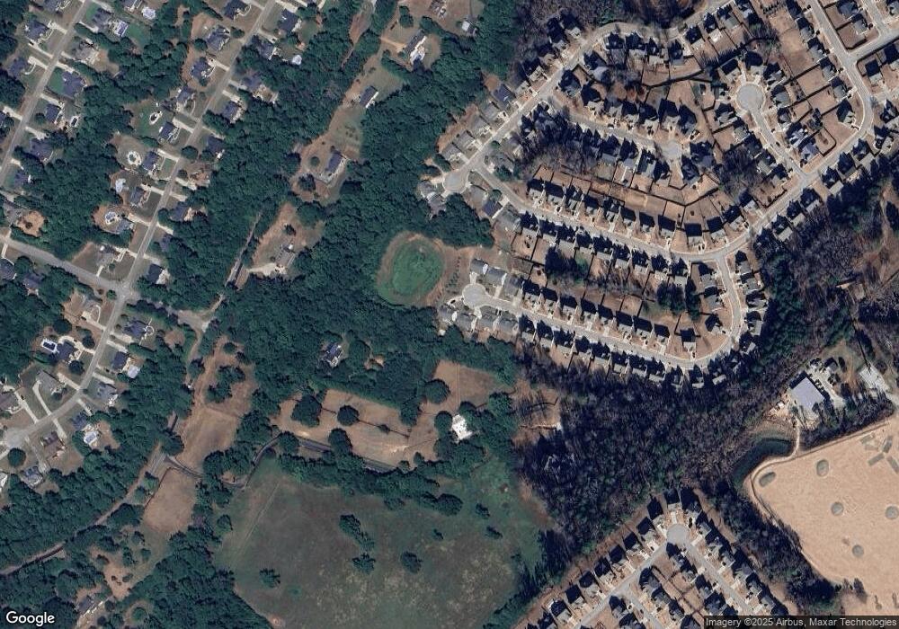 1527 Washington Rose Ave, Hoschton, GA 30548 - photo 1