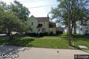 201 NW 2nd St, Galva, IL 61434