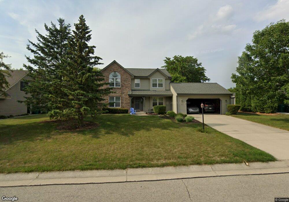 N77W16190 Overlook Dr, Menomonee Falls, WI 53051 - photo 1