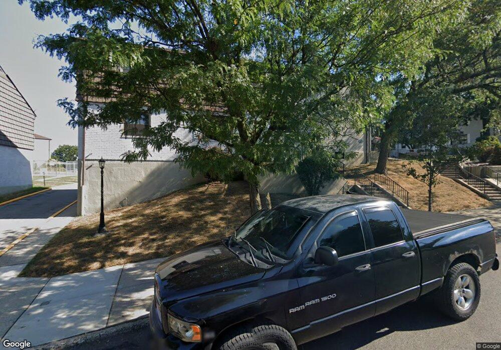 67-47 136th St unit B, Flushing, NY 11367 - photo 1