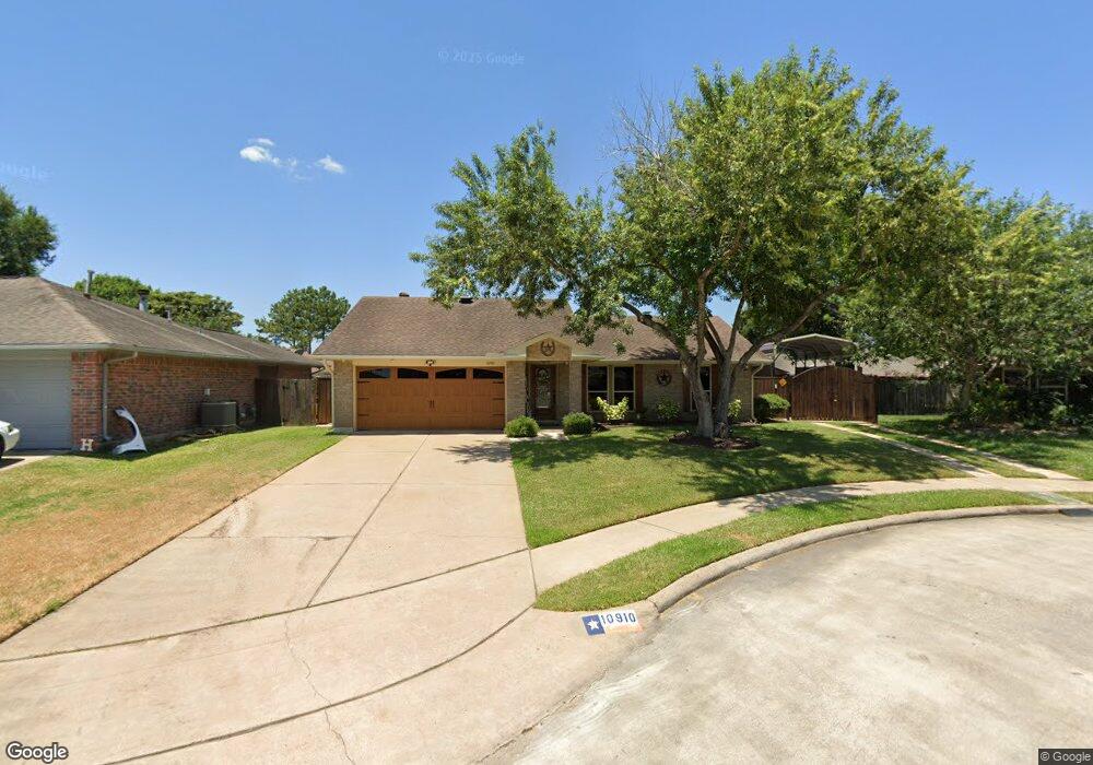 10910 Gulf Bridge Ct, Houston, TX 77075 - photo 1