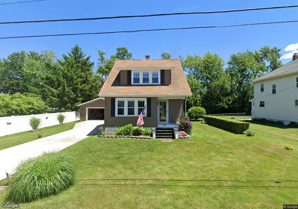 2829 Hampshire Rd, Erie, PA 16506 - photo 1