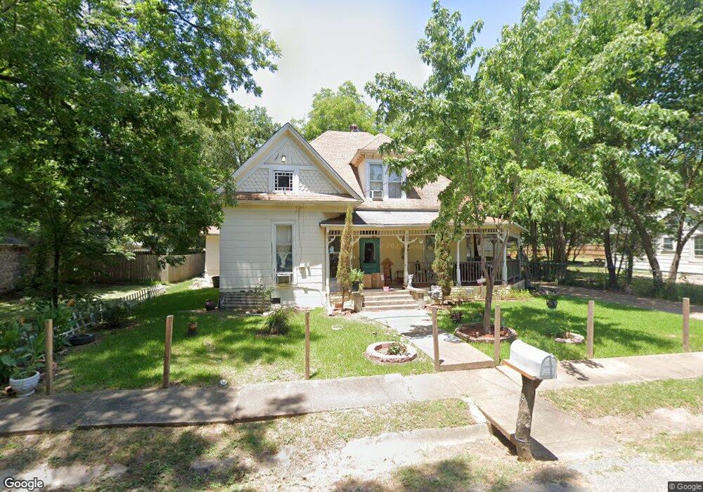 709 Poplar St, Bonham, TX 75418 - photo 1