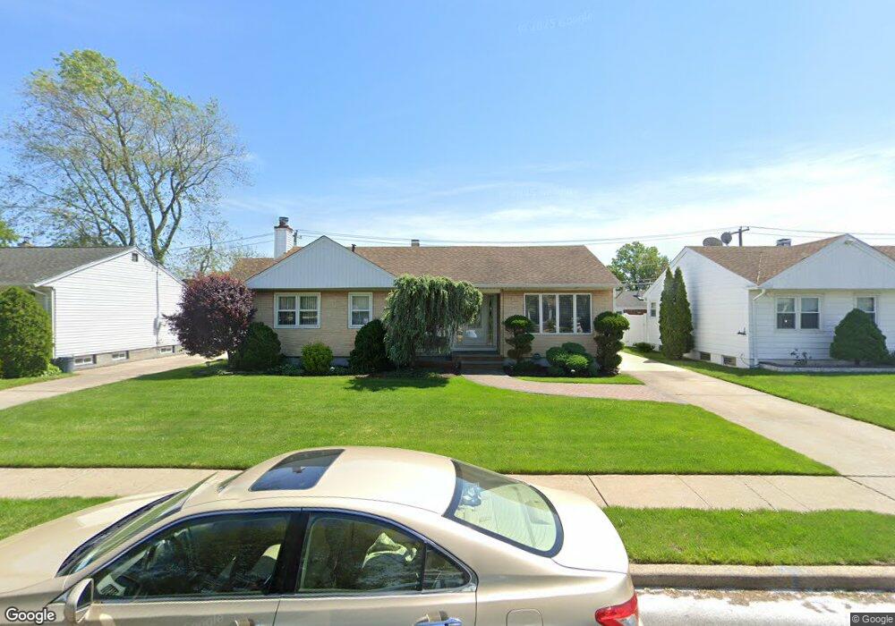 695 Patterson Ave, Franklin Square, NY 11010 - photo 1