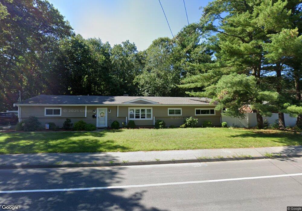 70 Center St, Bellingham, MA 02019 - photo 1