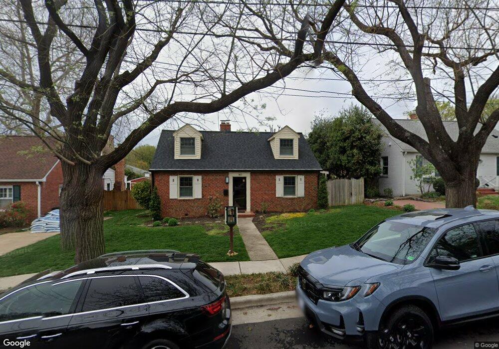 160 Moncure Dr, Alexandria, VA 22314 - photo 1