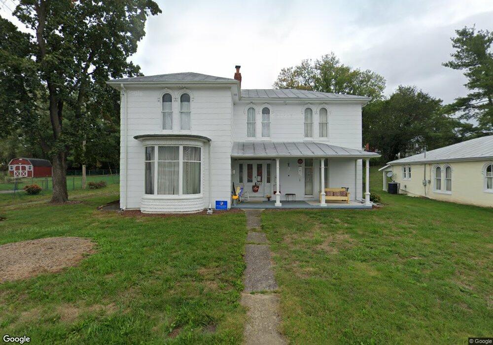 307 N Hawksbill St, Luray, VA 22835 - photo 1