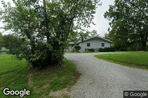 140 Chariot Dr, Louisville, IL 62858