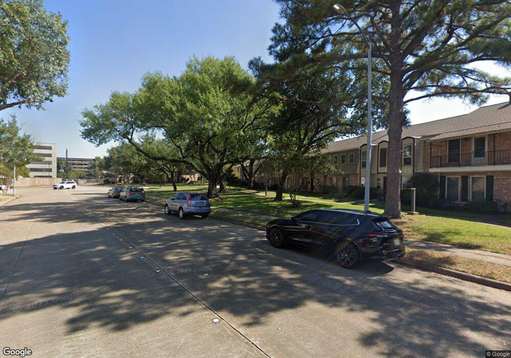 14205 Lost Meadow Ln, Houston, TX 77079 - photo 1