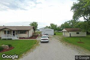 211 8th St, Alma, IL 62807