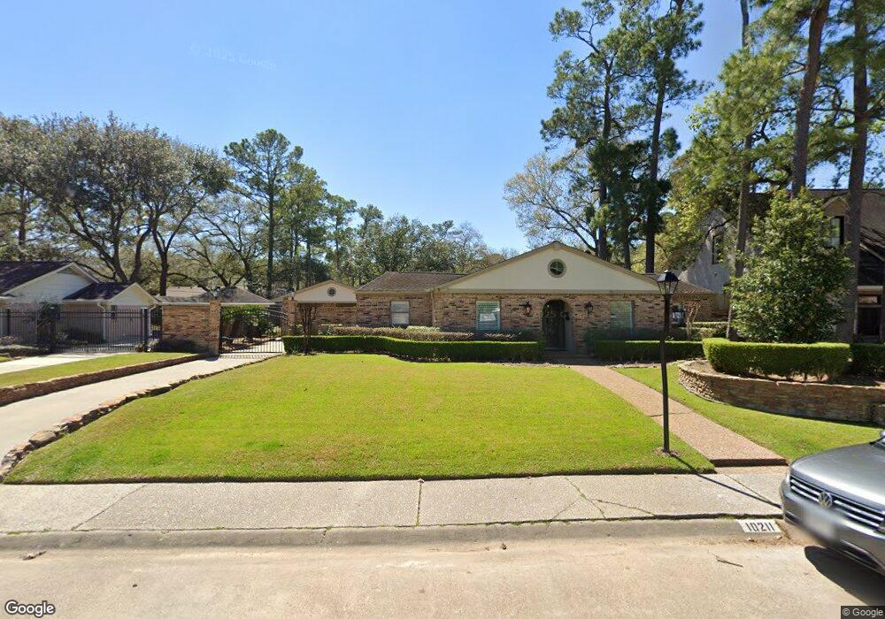 10211 Shady River Dr, Houston, TX 77042 - photo 1